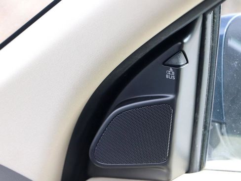 Used 2015 Volvo XC60 T5 w/ Proximity Package image 28