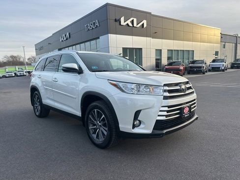 Used 2019 Toyota Highlander XLE image 1