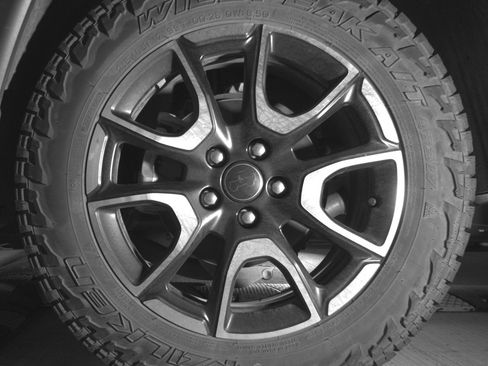 Used 2025 Jeep Compass Trailhawk AWD/4WD image 14