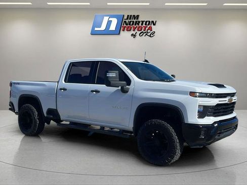 Used 2025 Chevrolet Silverado 2500 Custom w/ Custom Convenience Package image 3