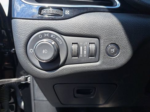 Certified 2023 Jeep Cherokee Altitude Lux AWD/4WD image 25