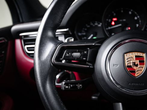 Certified 2023 Porsche Macan AWD/4WD image 17