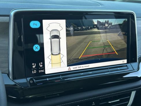 New 2026 Volkswagen Atlas SE FWD image 23