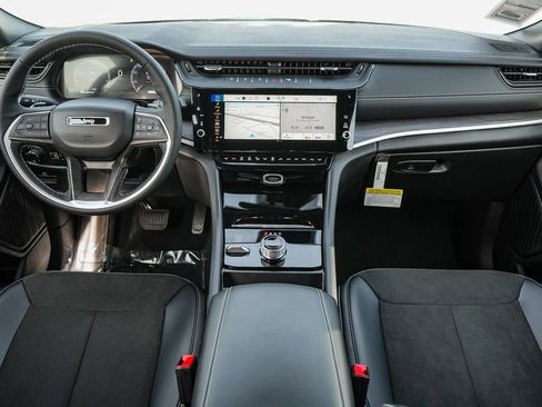 New 2026 Jeep Grand Cherokee Altitude AWD/4WD image 13