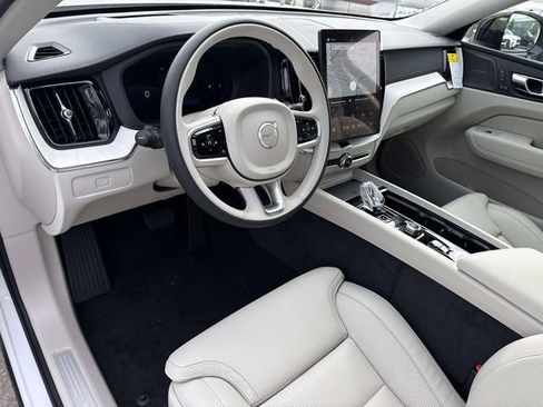 New 2026 Volvo XC60 B5 Ultra w/ Climate Package image 24