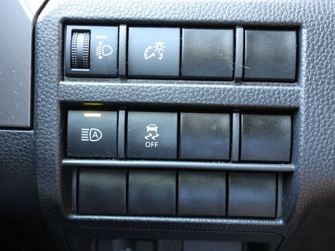Used 2025 Toyota Tacoma SR5 AWD/4WD image 25