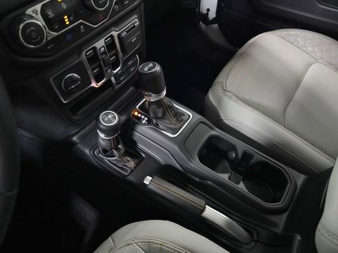 Used 2023 Jeep Wrangler Unlimited Sahara AWD/4WD image 25