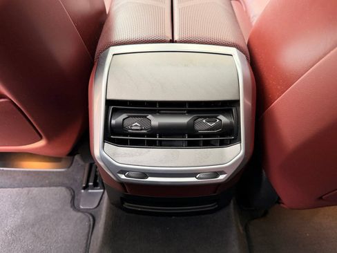 Used 2023 BMW 760i xDrive AWD/4WD image 16