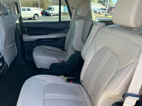 Used 2024 Ford Expedition Limited image 17