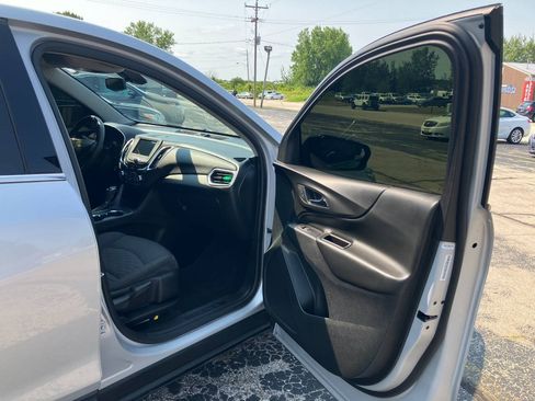 Used 2019 Chevrolet Equinox LT FWD image 13