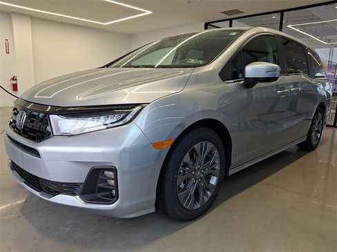 New 2026 Honda Odyssey Touring image 2