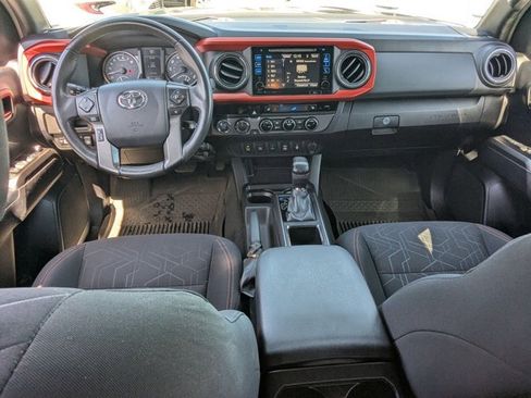 Used 2017 Toyota Tacoma TRD Off-Road w/ Premium & Technology Package image 16