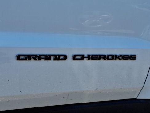 Used 2020 Jeep Grand Cherokee Limited w/ Premium Lighting Group AWD/4WD image 9
