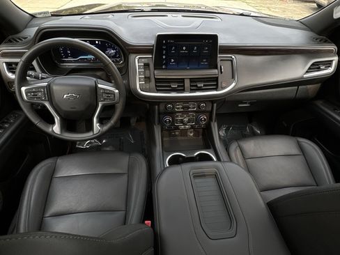 Used 2022 Chevrolet Tahoe Z71 w/ Luxury Package AWD/4WD image 33