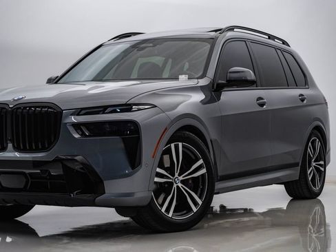 Used 2023 BMW X7 xDrive40i w/ Executive Package AWD/4WD image 2