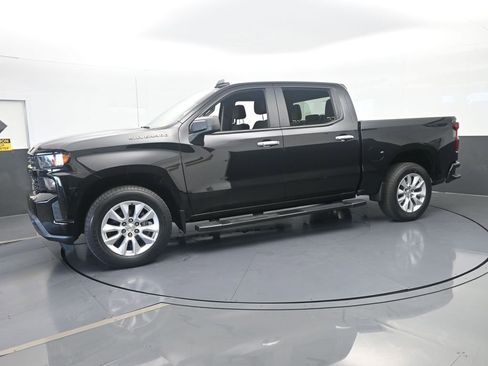 Used 2021 Chevrolet Silverado 1500 Custom RWD image 2