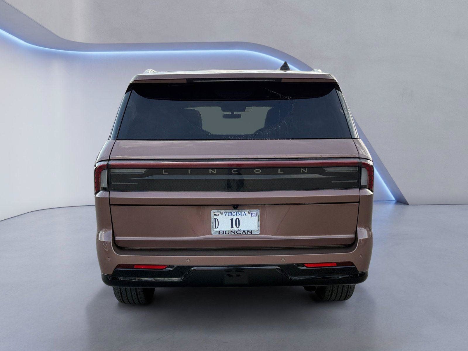 Used 2025 Lincoln Navigator L Black Label AWD/4WD image 4