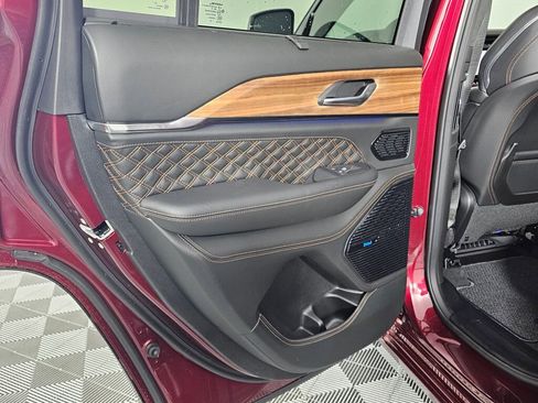 New 2026 Jeep Grand Cherokee Summit AWD/4WD image 33