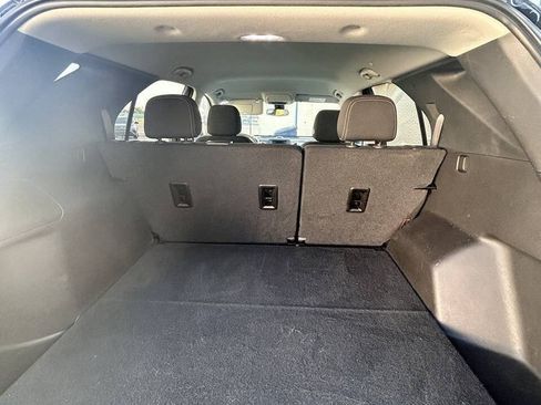 Used 2022 Chevrolet Equinox LS w/ LS Convenience Package FWD image 25