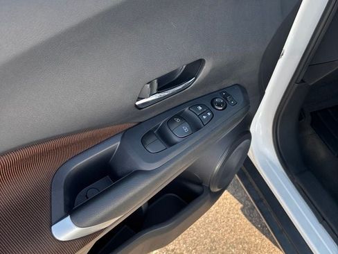 Used 2023 Nissan Kicks SR FWD image 12