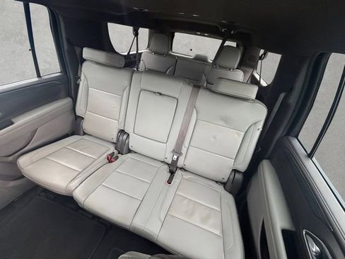 Used 2022 GMC Yukon XL SLT AWD/4WD image 19