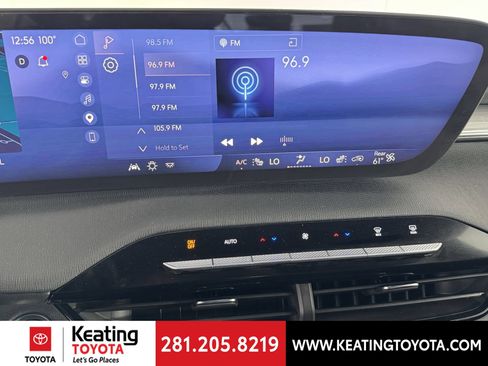 Used 2025 Buick Enclave Preferred AWD/4WD image 23