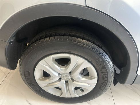 Used 2015 Toyota RAV4 LE AWD/4WD image 19