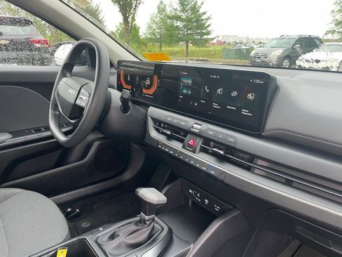 Used 2025 Kia K4 LX FWD image 29