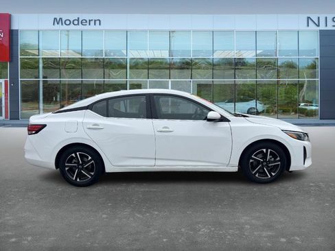 Certified 2024 Nissan Sentra SV image 4