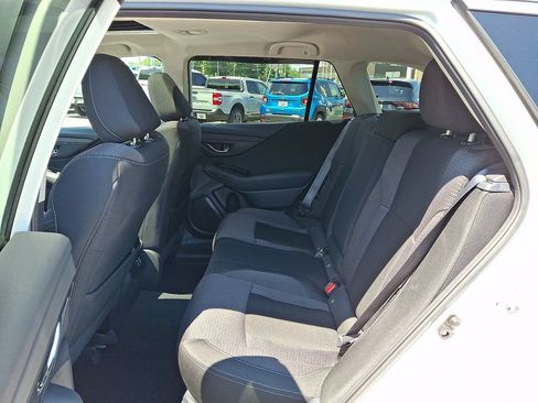 Used 2024 Subaru Outback Premium AWD/4WD image 11