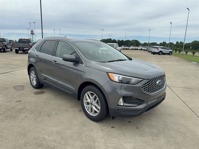 Used 2023 Ford Edge SEL w/ Convenience Package AWD/4WD image 2