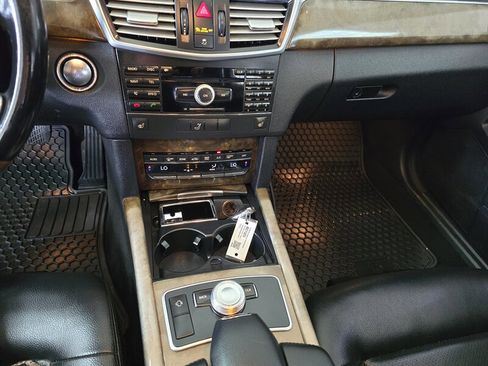 Used 2011 Mercedes-Benz E 350 4MATIC Wagon image 24
