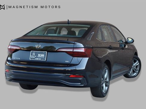 Used 2024 Volkswagen Jetta SE FWD image 10