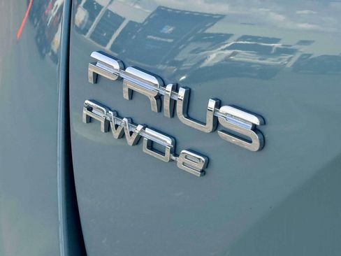 Used 2019 Toyota Prius XLE AWD/4WD image 9