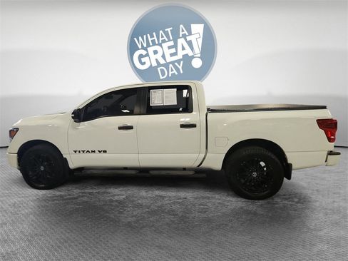 Used 2019 Nissan Titan SV w/ SV Convenience Package image 7