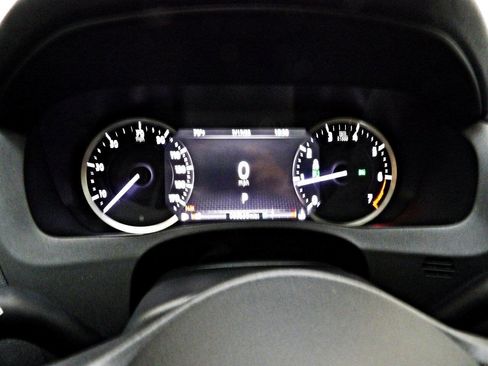 Used 2020 Jaguar XE S image 16