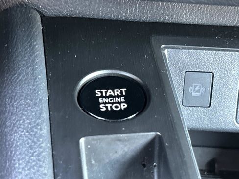 Used 2026 Nissan Kicks SV FWD image 29