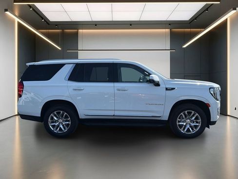Used 2022 GMC Yukon SLT w/ SLT Premium Package AWD/4WD image 7