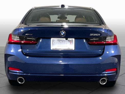 Used 2024 BMW 330i xDrive Sedan w/ Premium Package AWD/4WD image 4