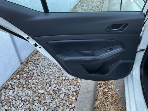 Used 2025 Nissan Altima 2.5 SV image 16