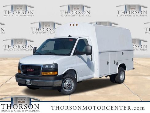 New 2026 GMC Savana 3500 w/ Power Convenience Package RWD image 1