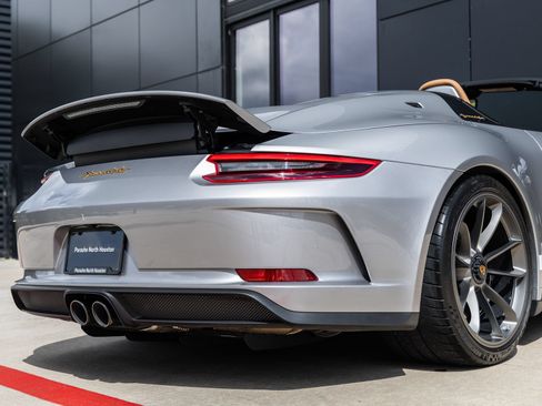 Used 2019 Porsche 911 Speedster RWD image 23