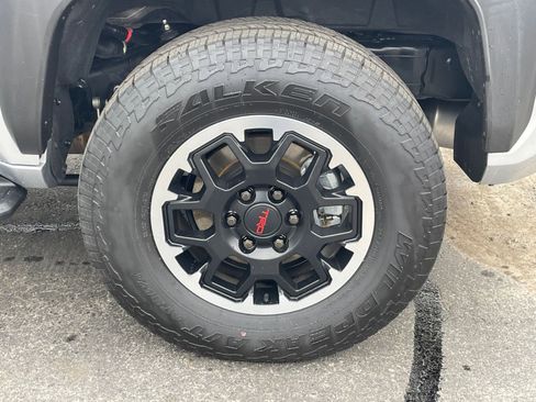 Used 2025 Toyota 4Runner TRD Off-Road image 30