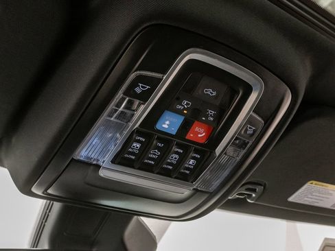 New 2026 RAM 1500 4x4 Crew Cab image 24