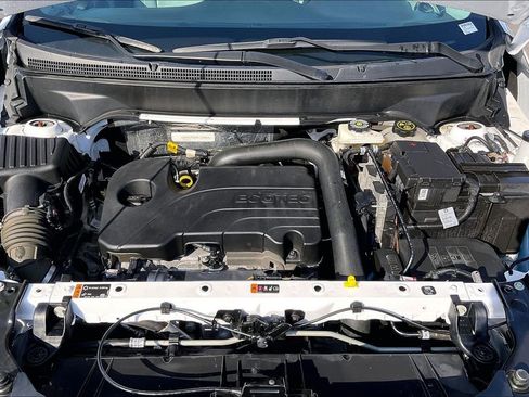 Used 2024 GMC Terrain SLT image 31