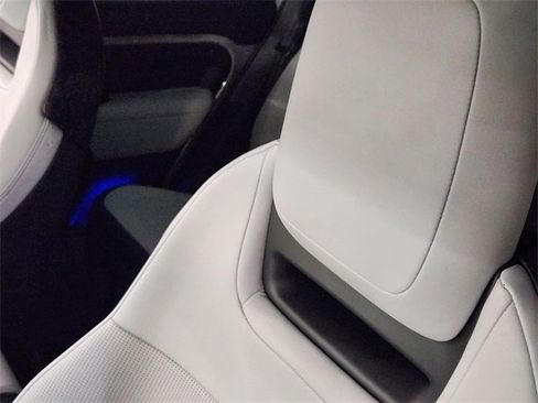 Used 2026 Land Rover Defender 110 OCTA image 14