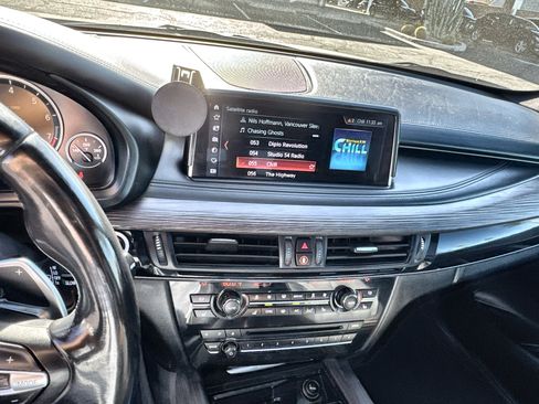 Used 2018 BMW X5 xDrive40e AWD/4WD image 13
