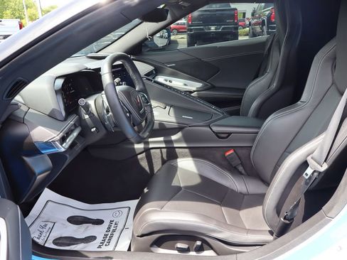 Used 2025 Chevrolet Corvette Stingray Convertible w/ 1LT RWD image 4