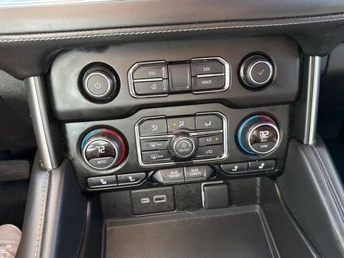 Used 2021 Chevrolet Tahoe LT w/ LT Signature Package image 25