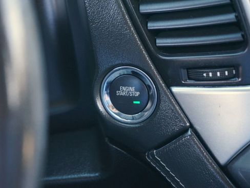 Used 2018 Chevrolet Suburban Premier image 27